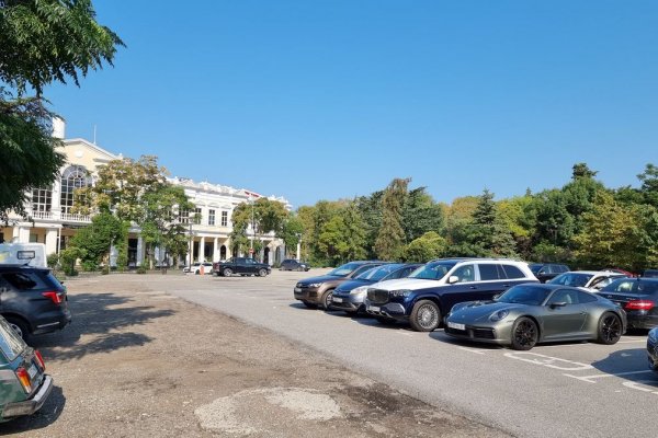 Фото Стоянка у Морского вокзала (г. Сочи)